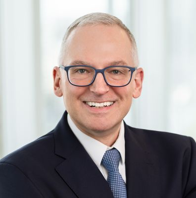 Portrait of Dr. Lars Friedrich
